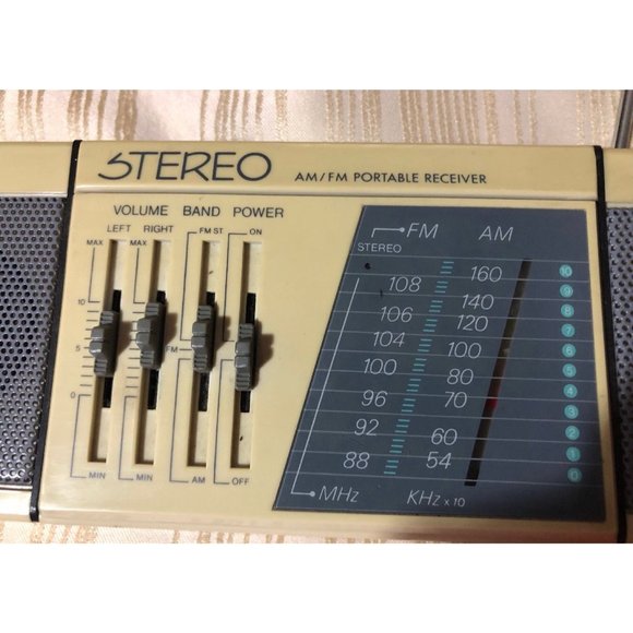 GPX model # A270 AM/FM Stereo Portable Receiver Radio  Vintage Tested Works - Picture 1 of 9